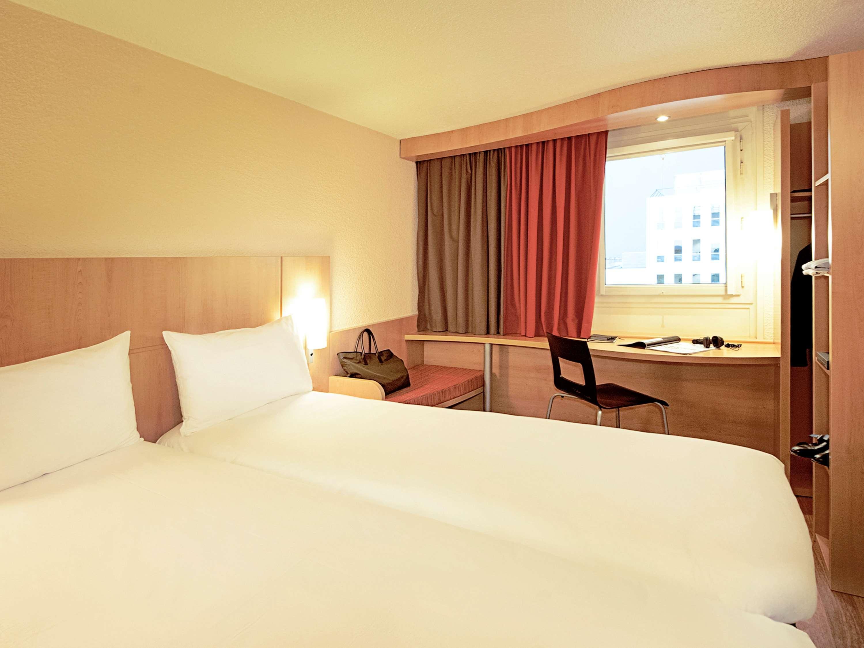 Hotel Ibis Catalão Extérieur photo