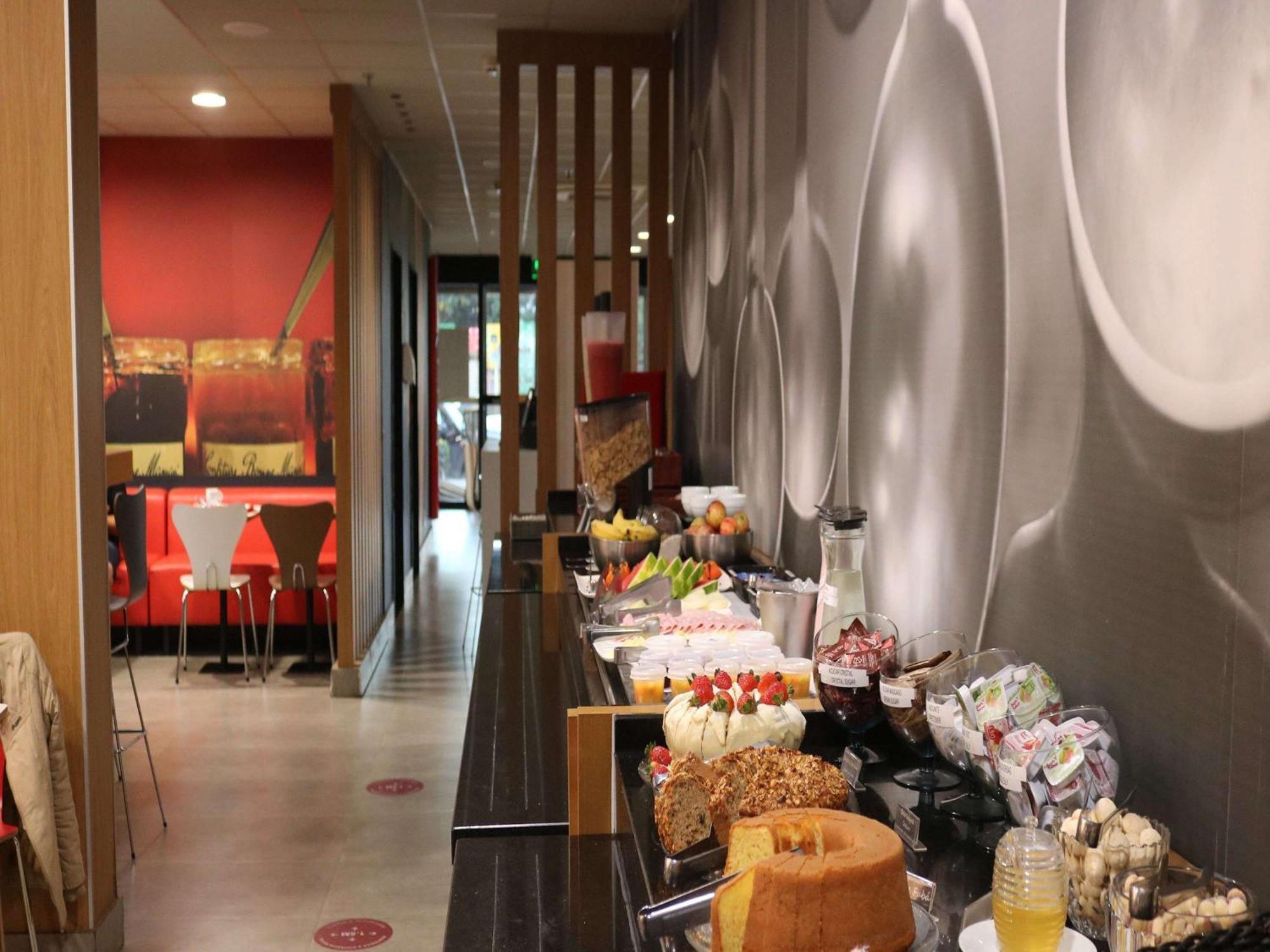 Hotel Ibis Catalão Extérieur photo