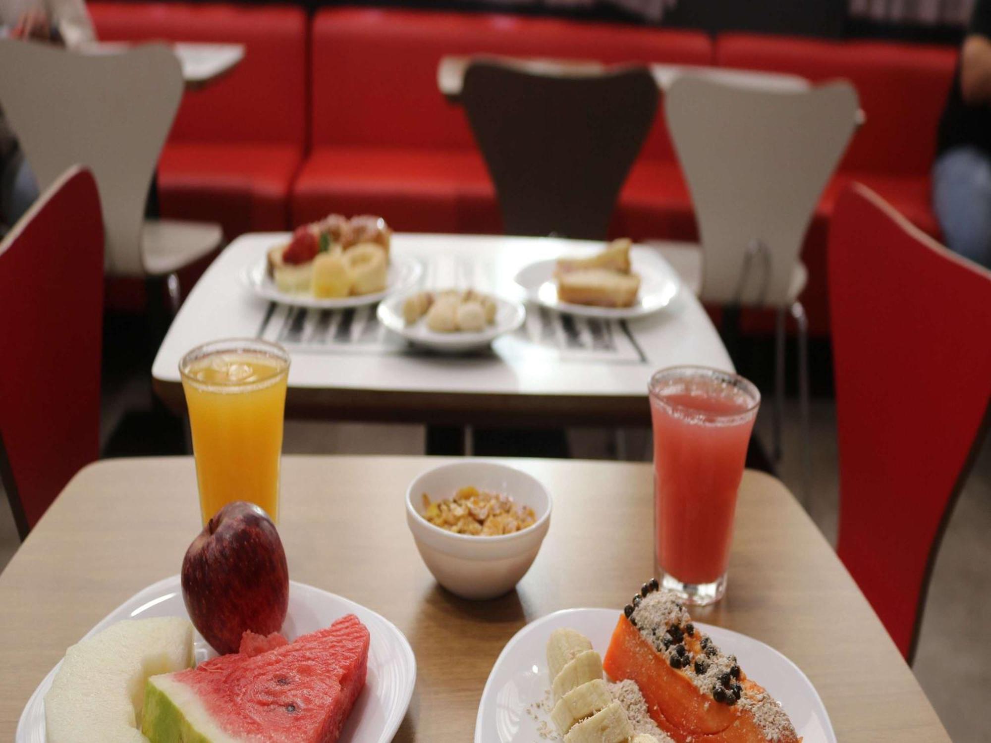 Hotel Ibis Catalão Extérieur photo