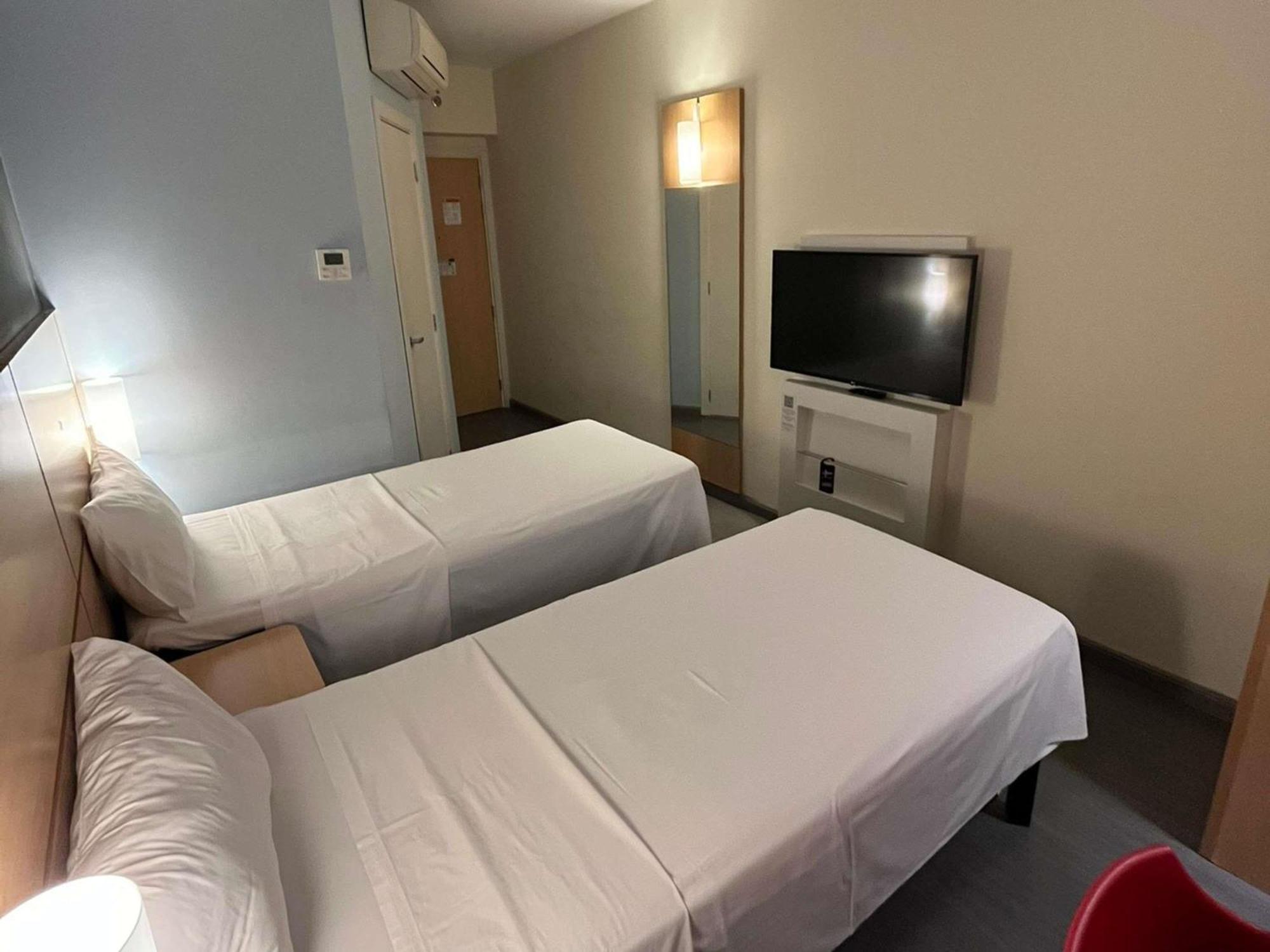 Hotel Ibis Catalão Extérieur photo