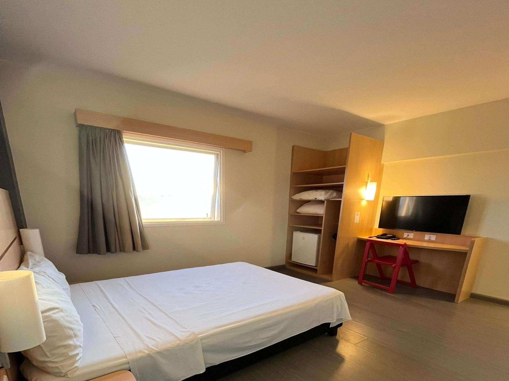Hotel Ibis Catalão Extérieur photo