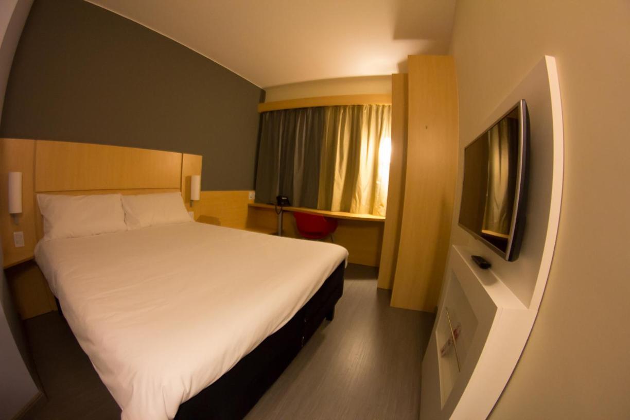 Hotel Ibis Catalão Extérieur photo