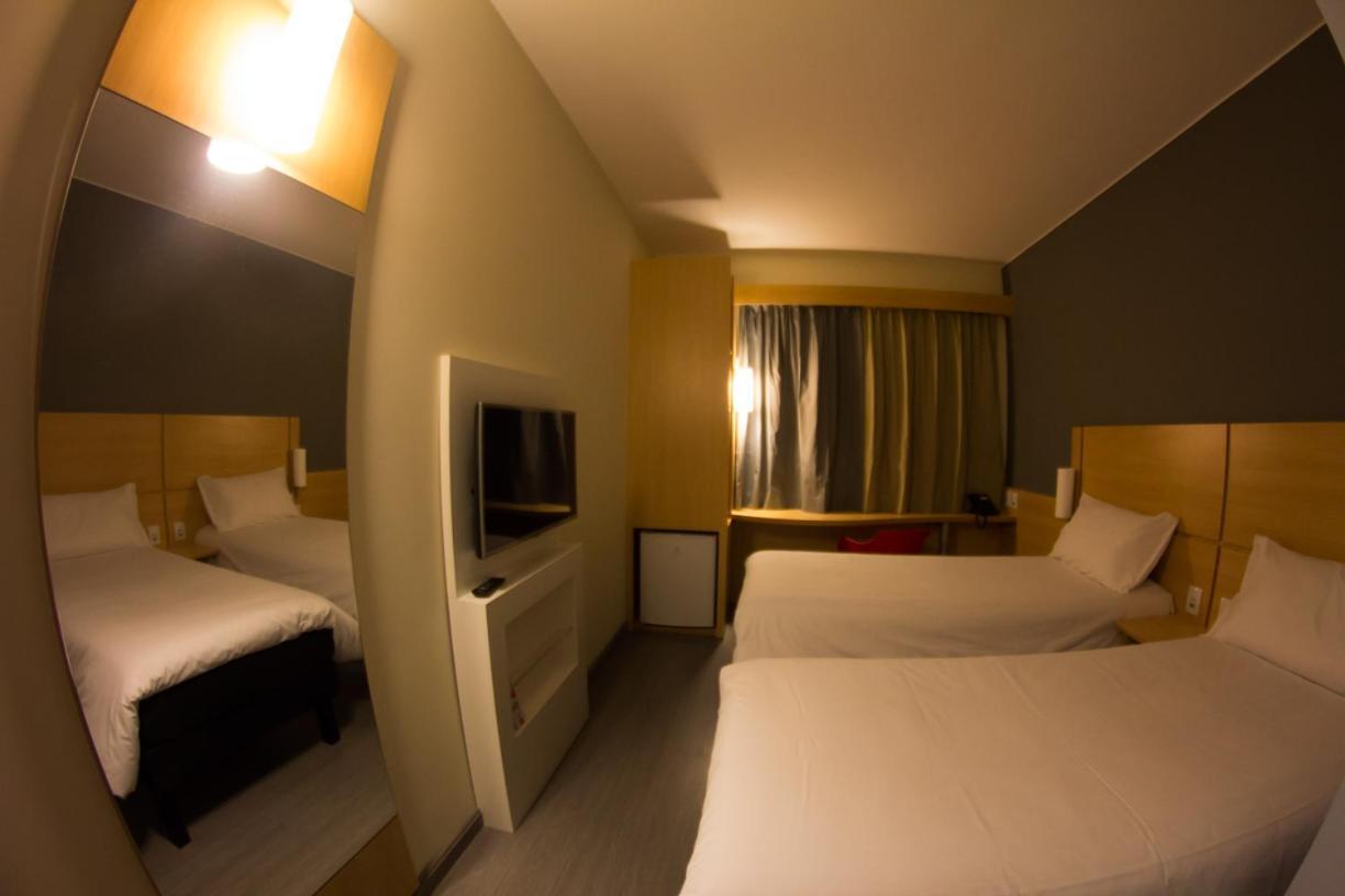 Hotel Ibis Catalão Extérieur photo